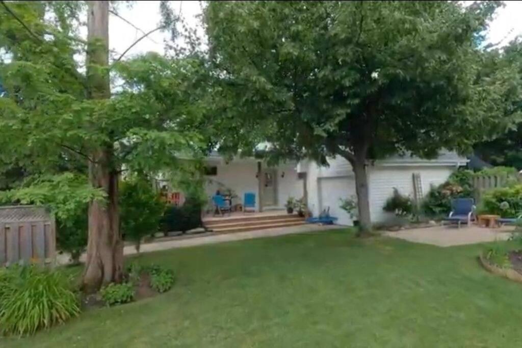 Garden 2 Storey House Ніагара-Фоллс Екстер'єр фото